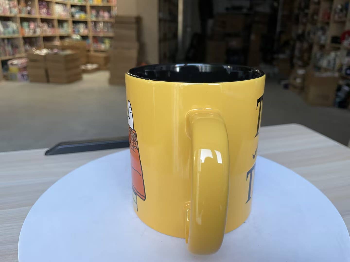 Peanuts Halloween Snoopy Trick Or Treat 20oz Ceramic Mug