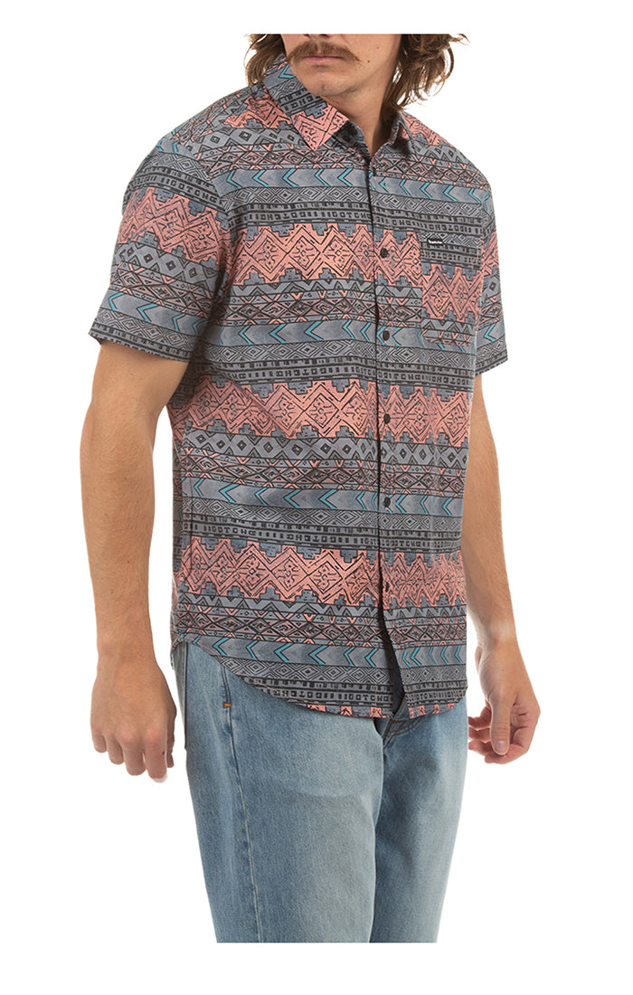 Gotcha "Van Nuys" Short Sleeve Woven Shirt – Men’s Lightweight Button-Up with Retro 80's Surf Style